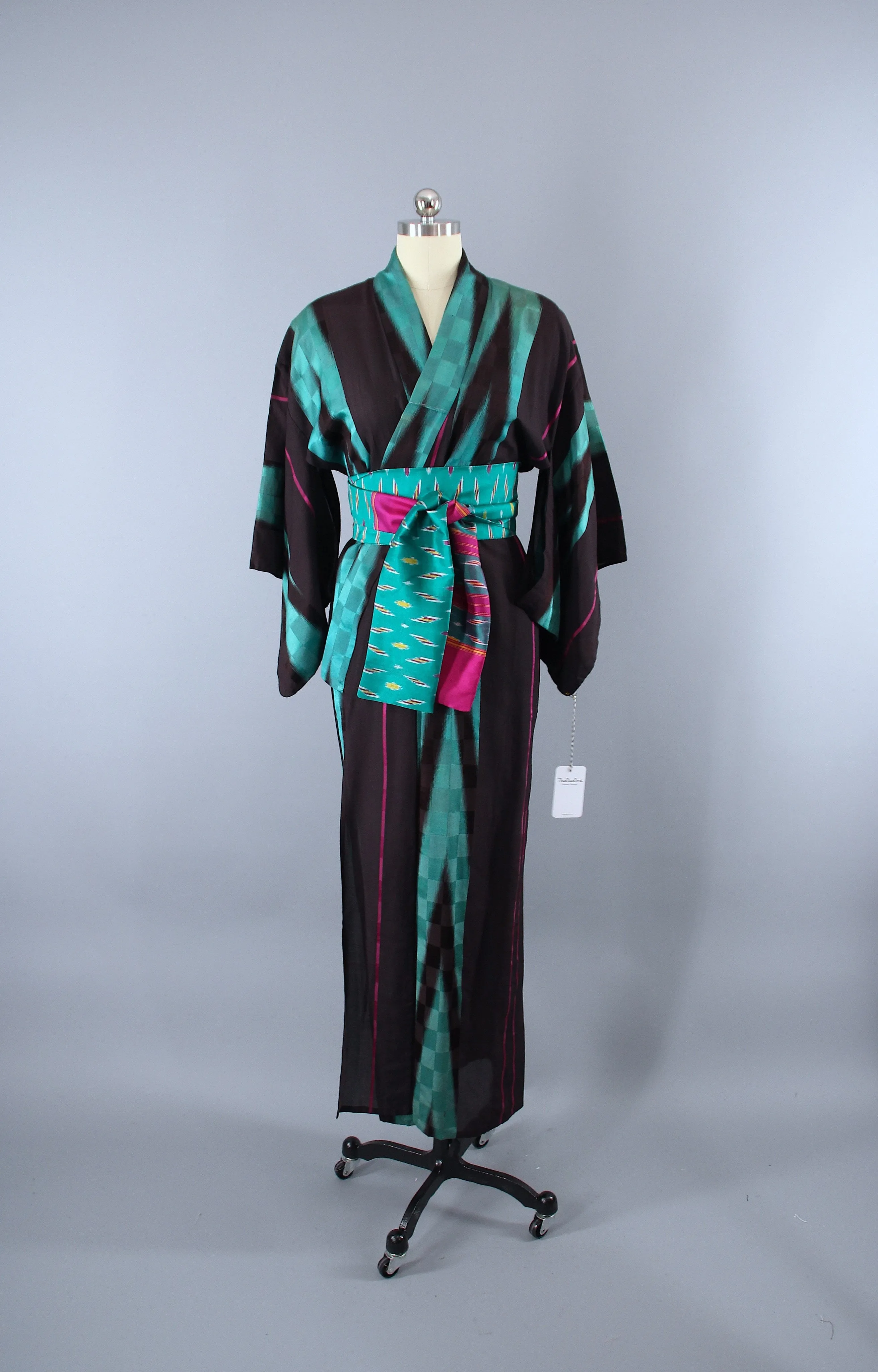 1940s Vintage Silk Kimono Robe / Meisen Black & Green Ikat