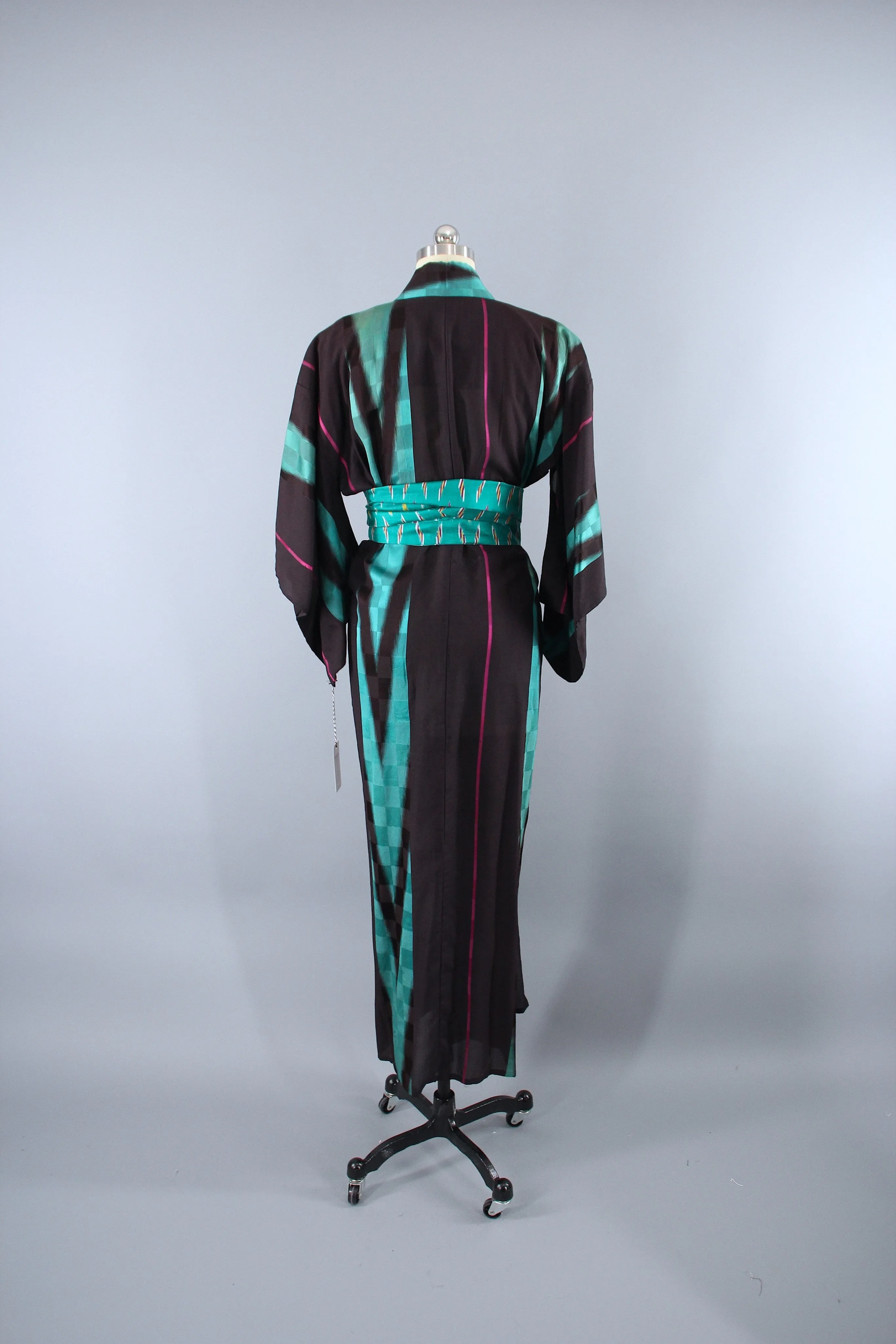 1940s Vintage Silk Kimono Robe / Meisen Black & Green Ikat