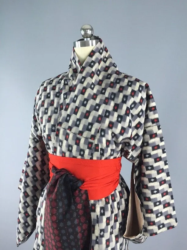 1960s Vintage Kimono Robe / Abstract Black and White