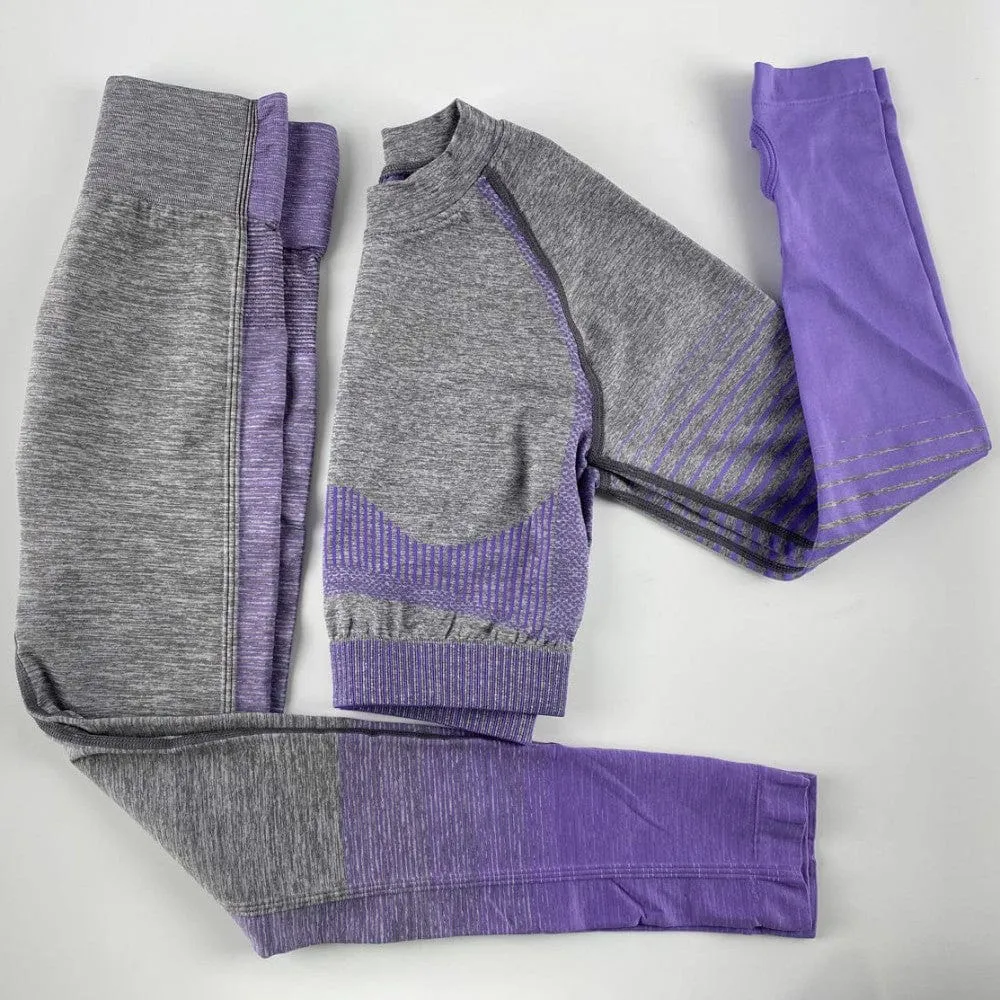 Conjunto deportivo de color gris con manga larga