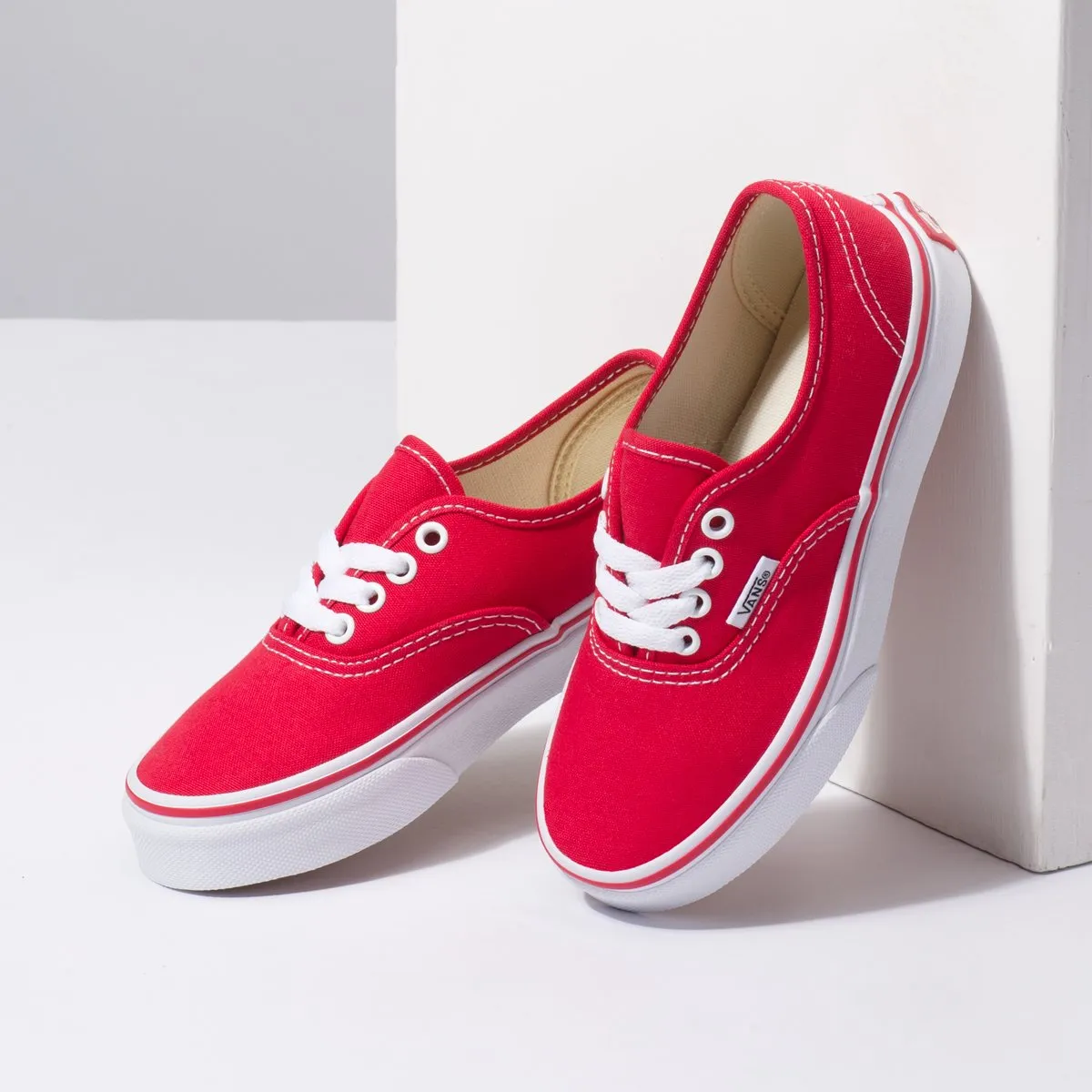 Zapatillas Vans de ninos Authentic - Red/True White